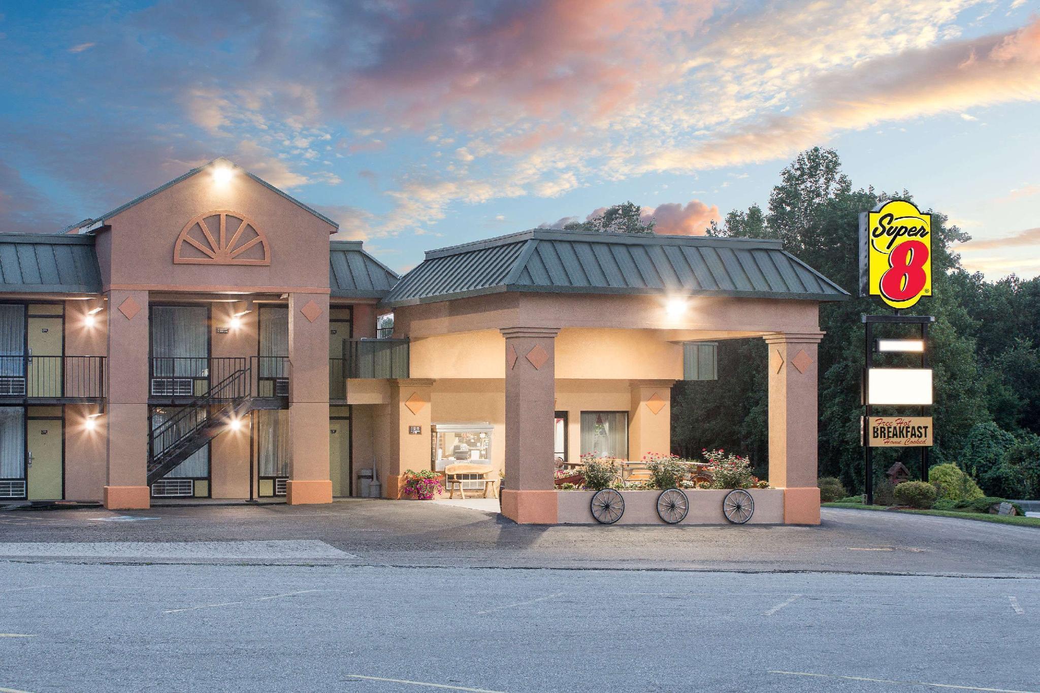 Super 8 By Wyndham Marion Nc Hotel Eksteriør billede